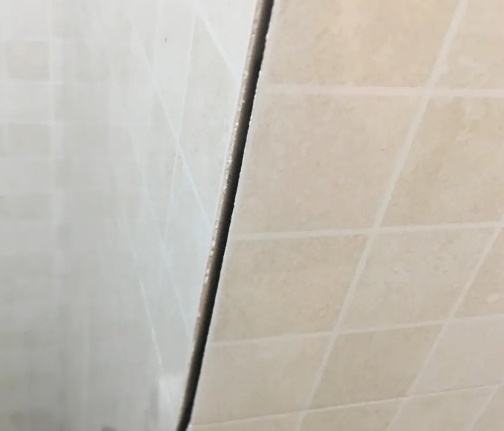 东莞瓷砖空鼓维修公司分享阳台瓷砖脱落的修复过程可以分为以下几个步骤